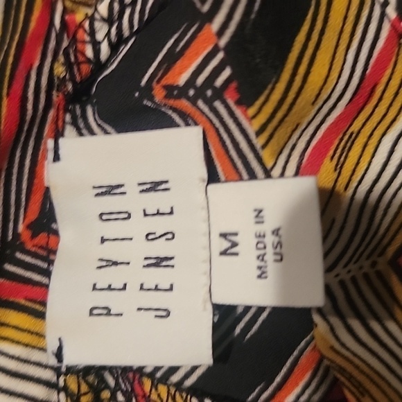 Evereve Peyton Jensen, Size M, "Cindy", Short Sleeved Chevron Pattern Top, EUC - Picture 7 of 9